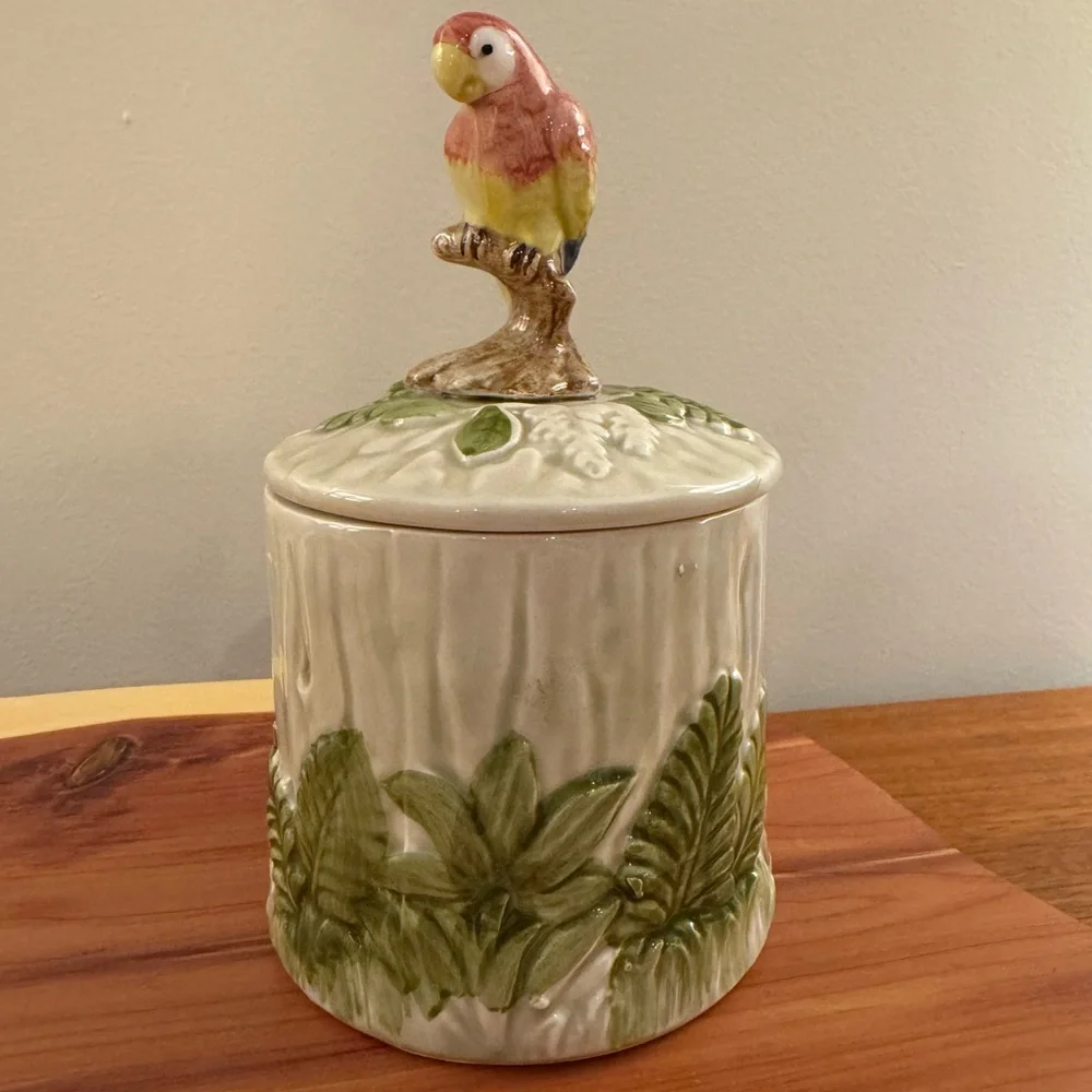 Otagiri 1980 Parrot Small Canister – OMC Japan – Tropical Ceramic 6” - Picture 4 of 9
